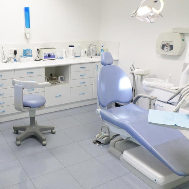 Sus dentistas en Narón de confianza
